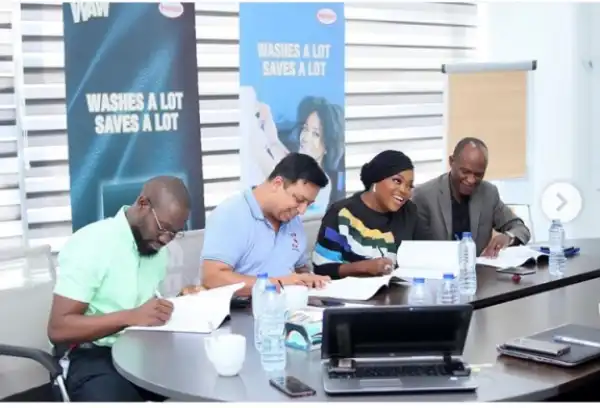 Funke Akindele Signs Endorsement Deal With WAW Detergents